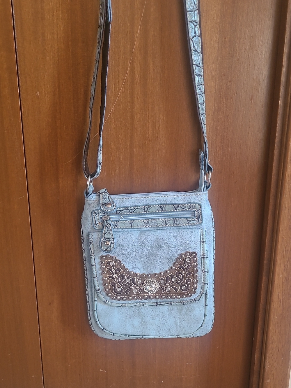 Light Blue Western Women's Crossbody Bag with Embroidered Brown Accent